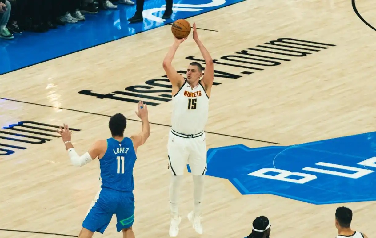 九游游戏-关于雄鹿客场，压制掘金，稳居东部第二的信息