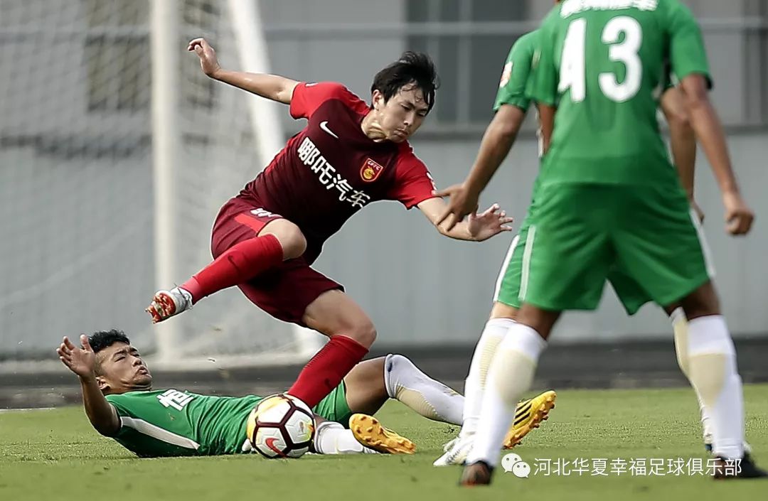 包含贵州恒丰主场不敌河北华夏幸福，客场不败纪录告终的词条