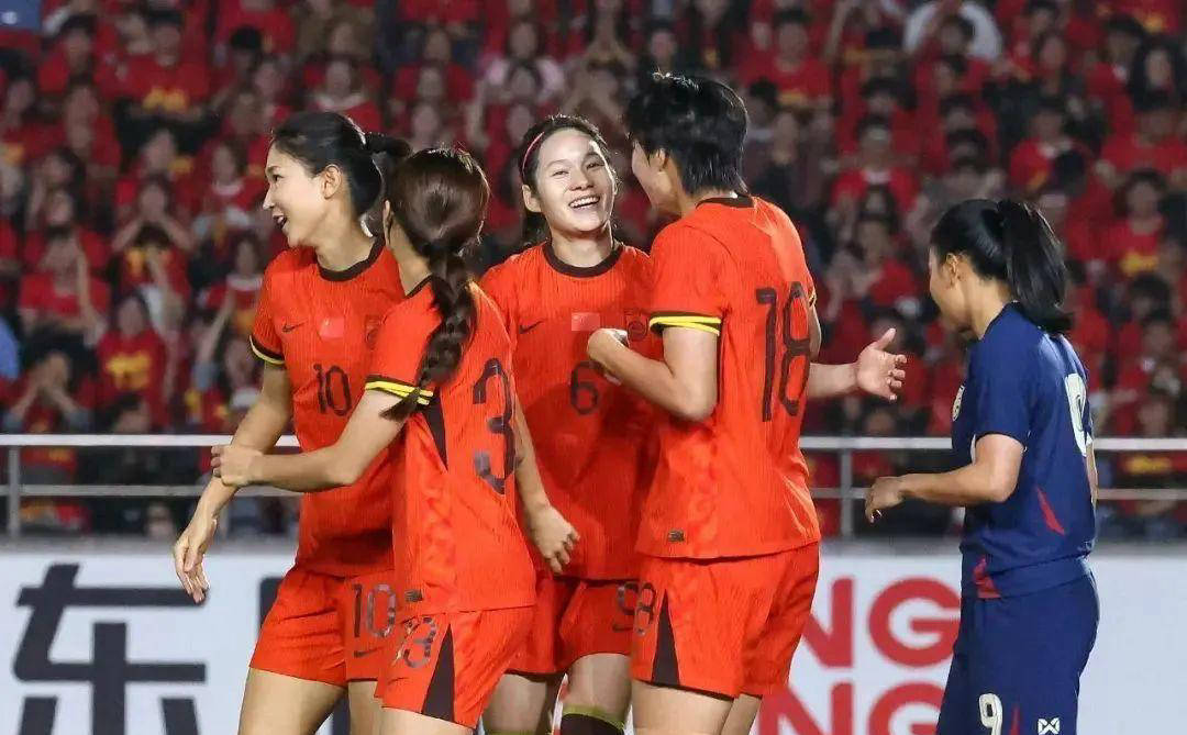 包含女足比赛选手表现优异，逐鹿荣誉殿堂的词条