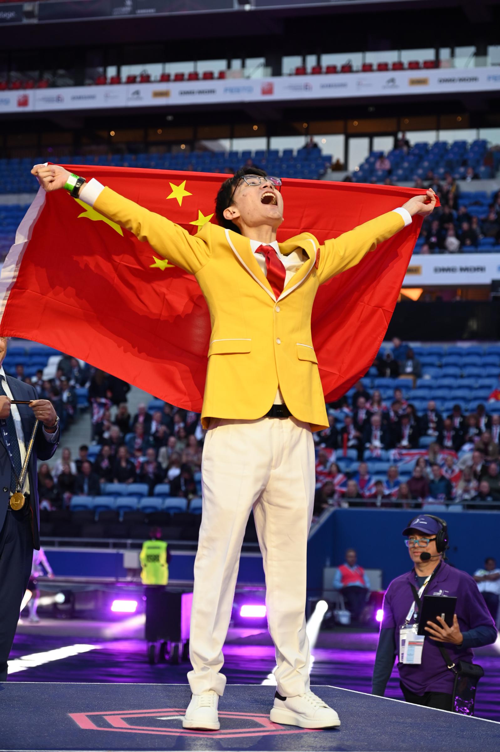 九游娱乐官方-包含世界级运动员在赛场上展现出色表现，引发全球关注的词条