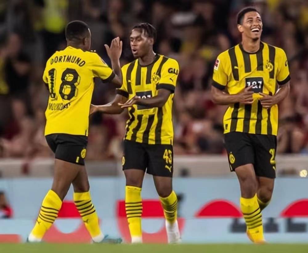 多特蒙德连胜收官，助力争夺德甲冠军