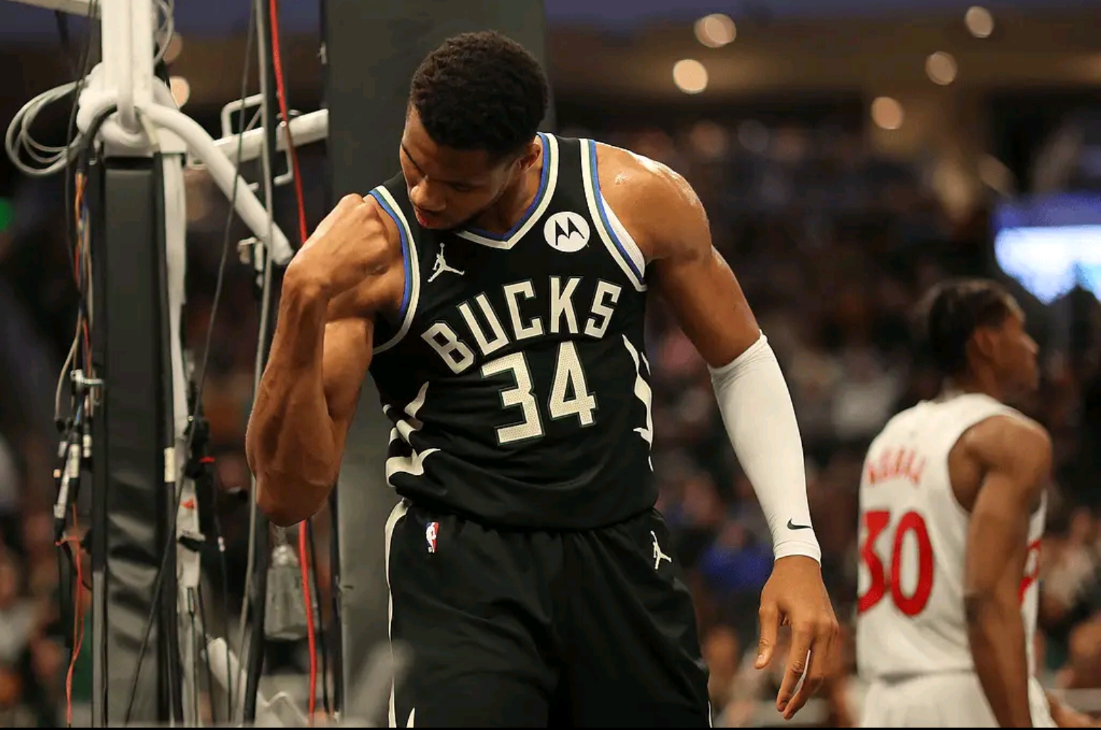 九游VIP-雄鹿再胜篮网，字母哥砍下二十分霸气十足