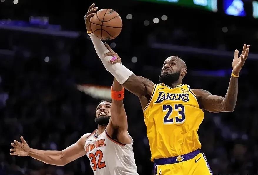 包含湖人惨败凯尔特人，遭遇三连败的词条