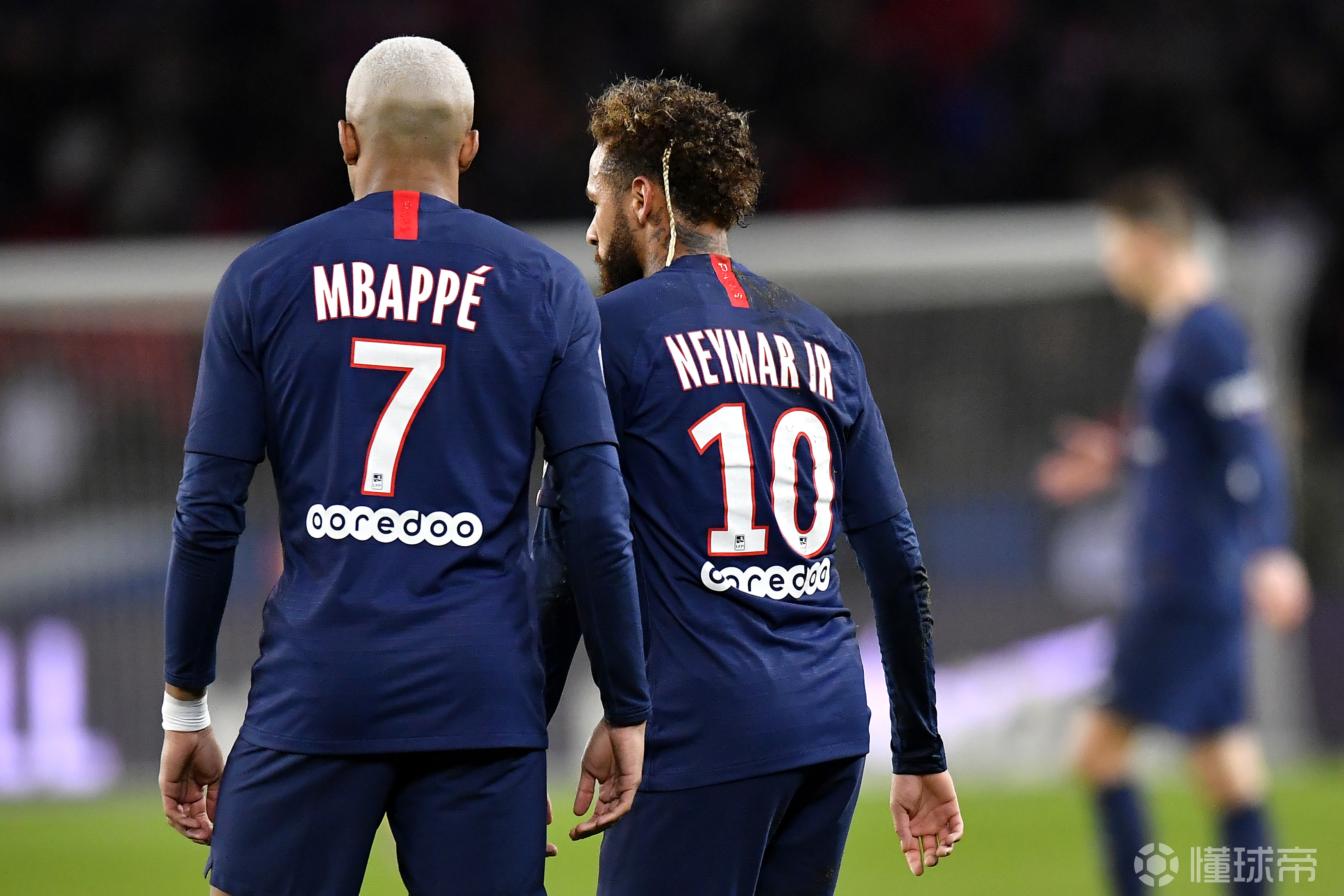 球员个人能力发挥，锁定胜利