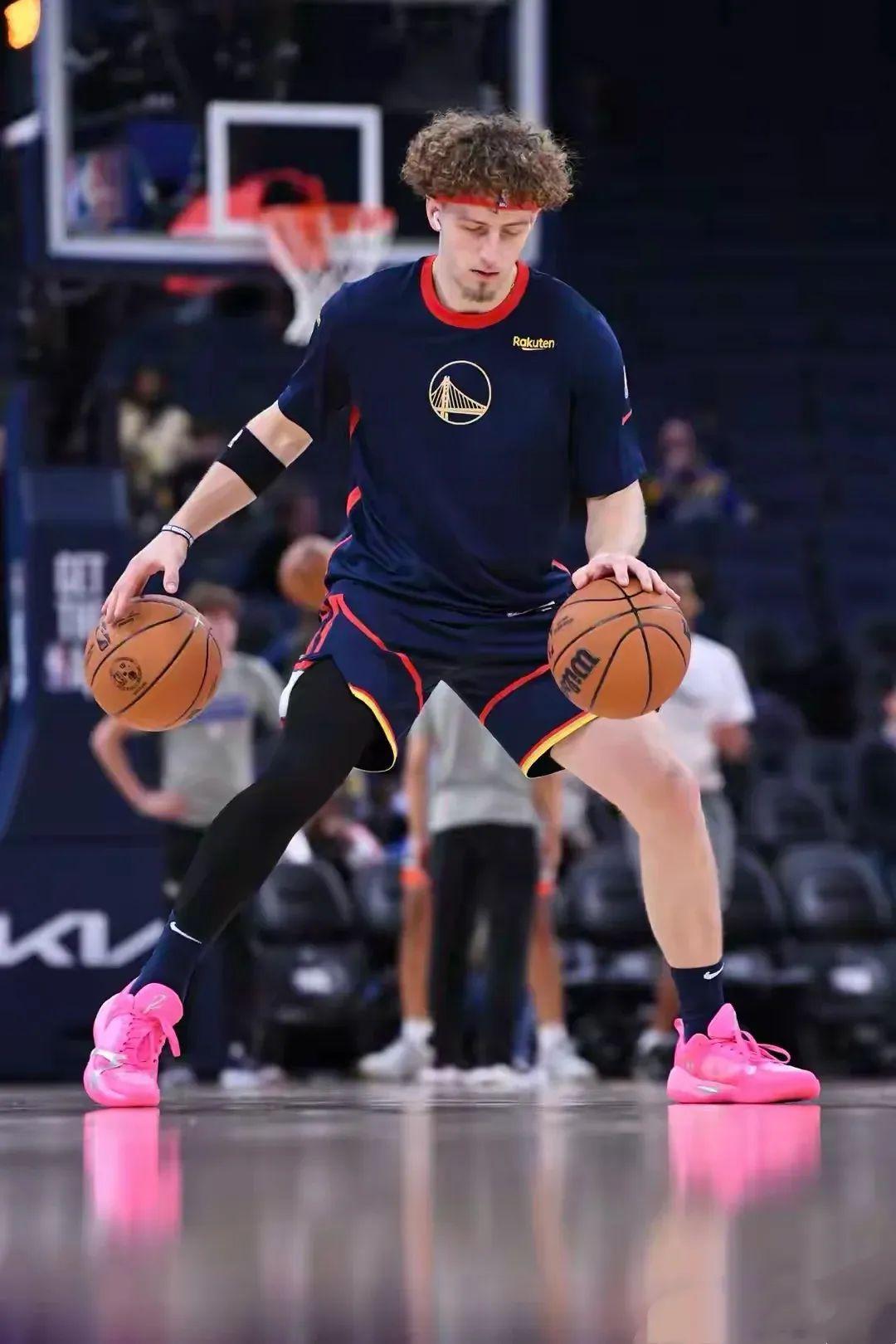 勇士逆转爵士，库克生死三分晃动全场的简单介绍