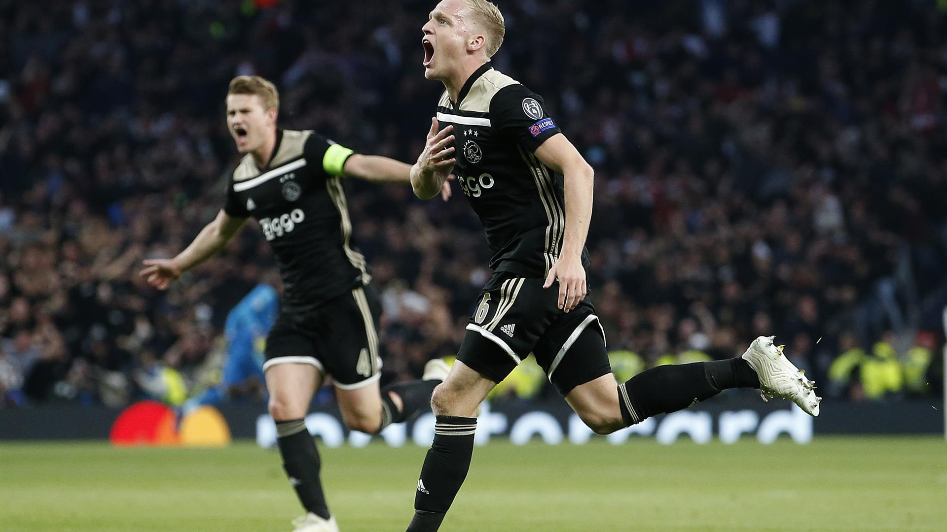 九游官网-阿贾克斯逆转赢球，实力突出