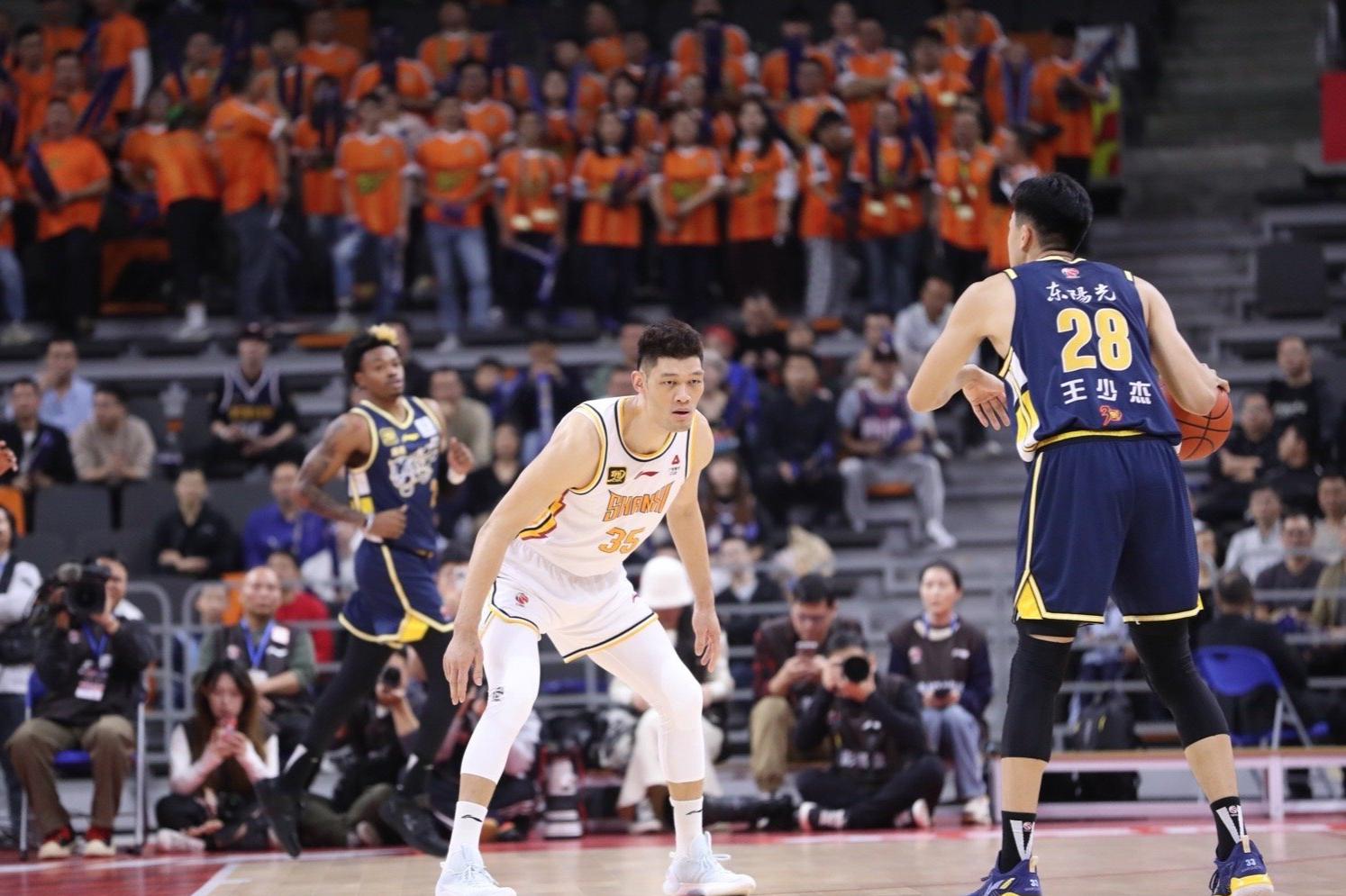 九游体育-福建男篮主场压哨绝杀，晋级决赛