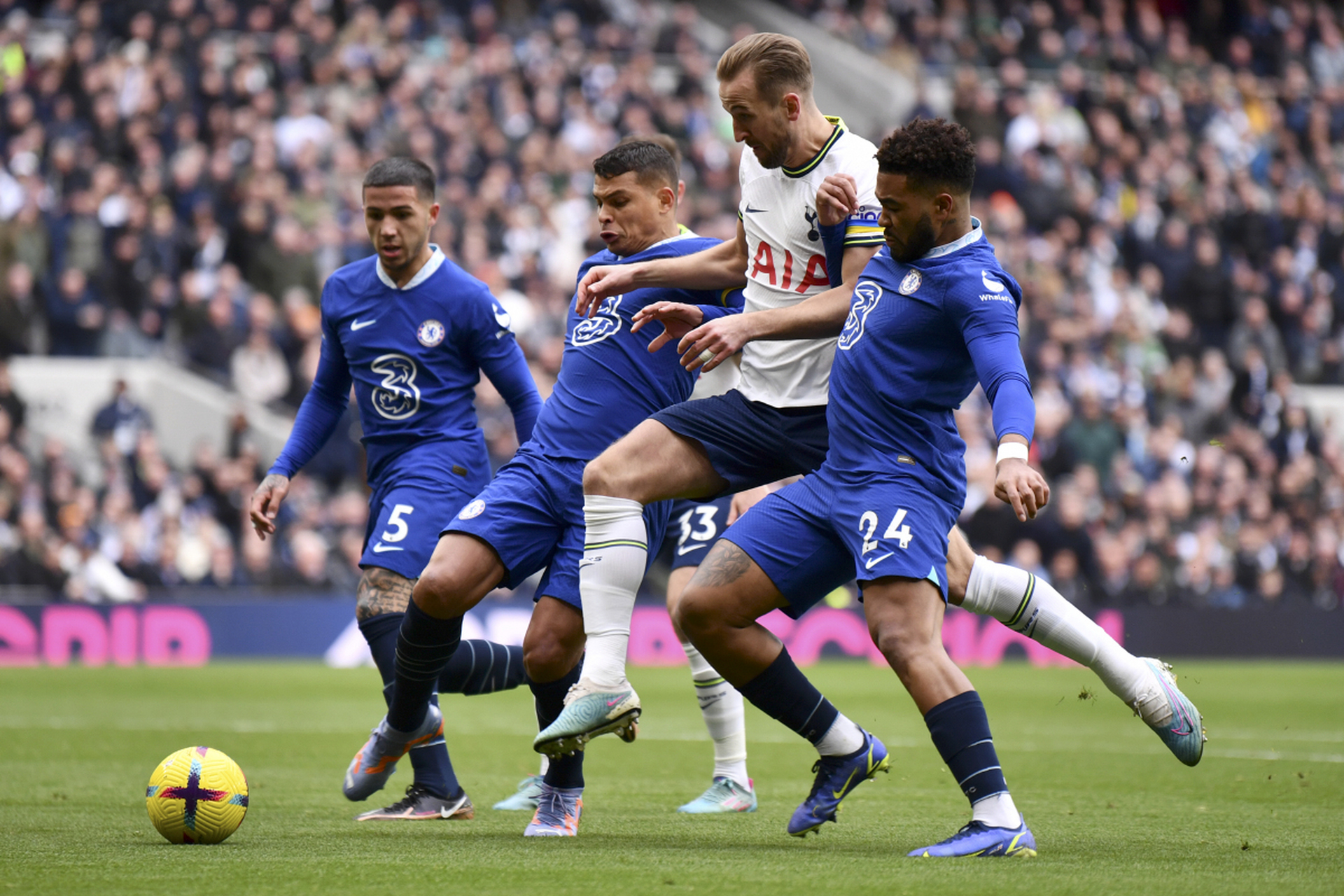 英格兰队力克乌克兰，欧预赛晋级路途一片光明的简单介绍