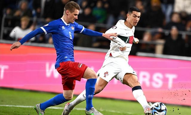 九游娱乐官方网站-欧预赛燃情开战，球场上的风云变幻的简单介绍