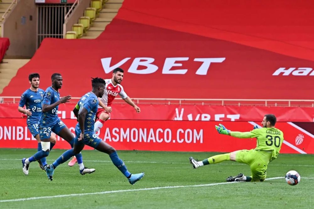 九游娱乐官方-里尔战平梅斯，难解难分的对决