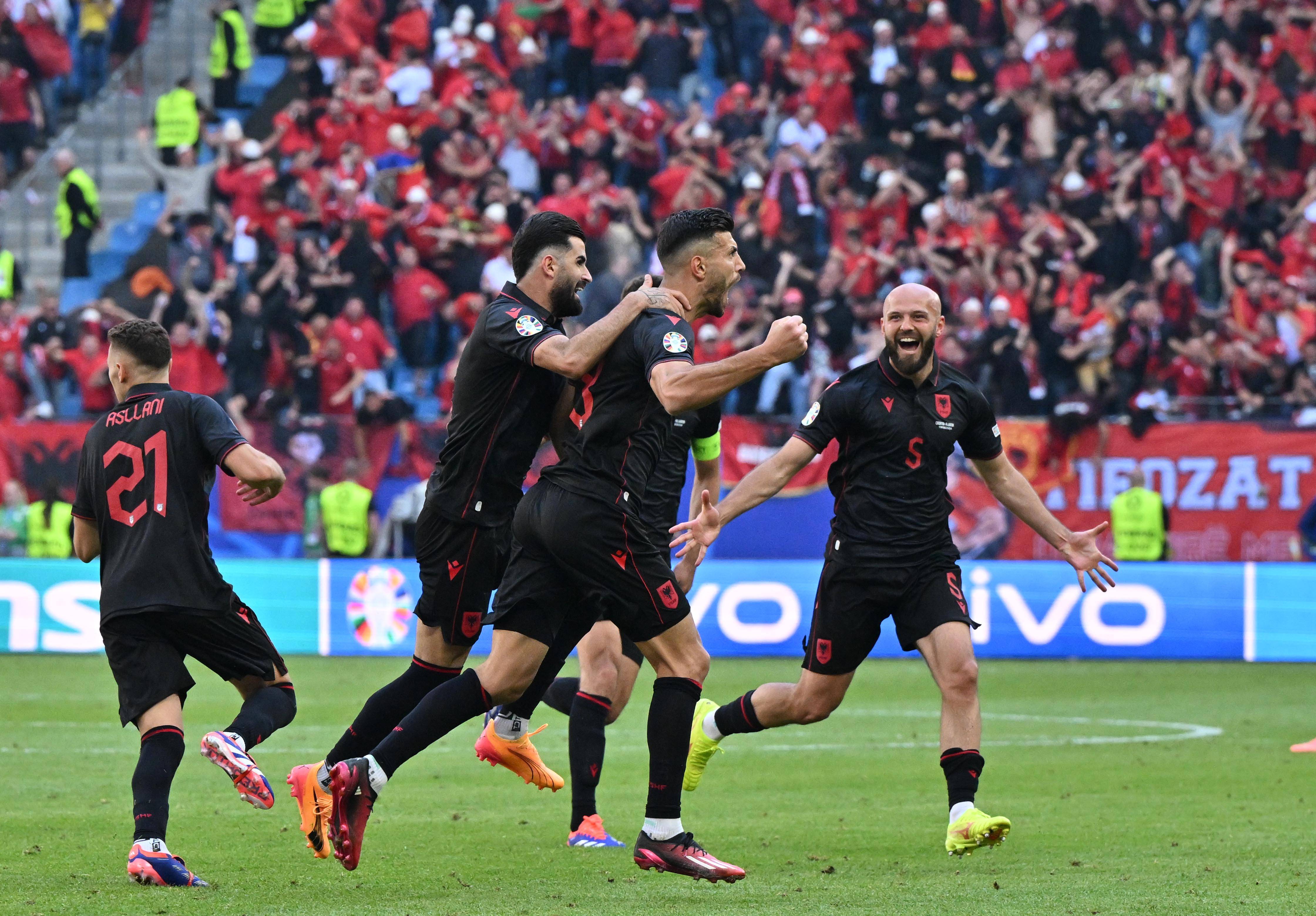 荷兰逆转奥地利，晋级欧国联四强