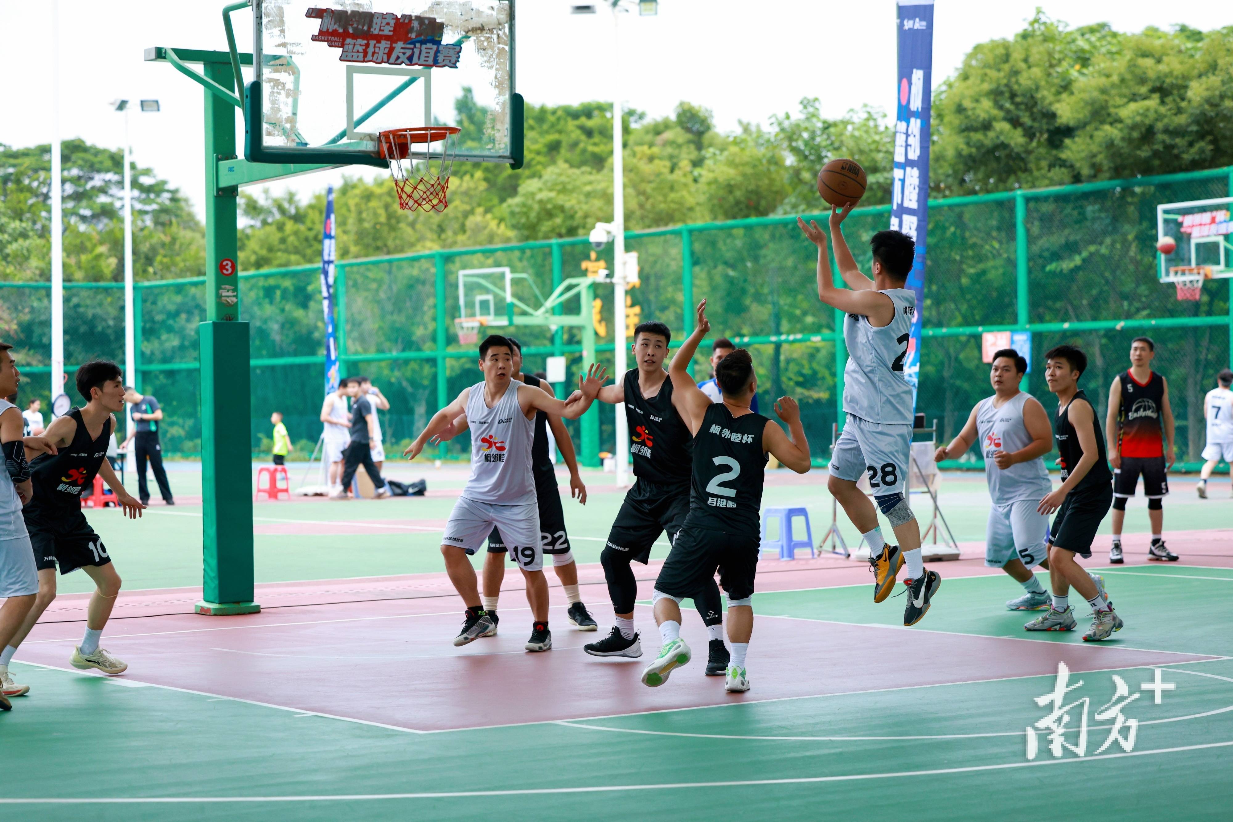 九游体育官方入口-篮球赛事精彩纷呈，球场上的巅峰对决