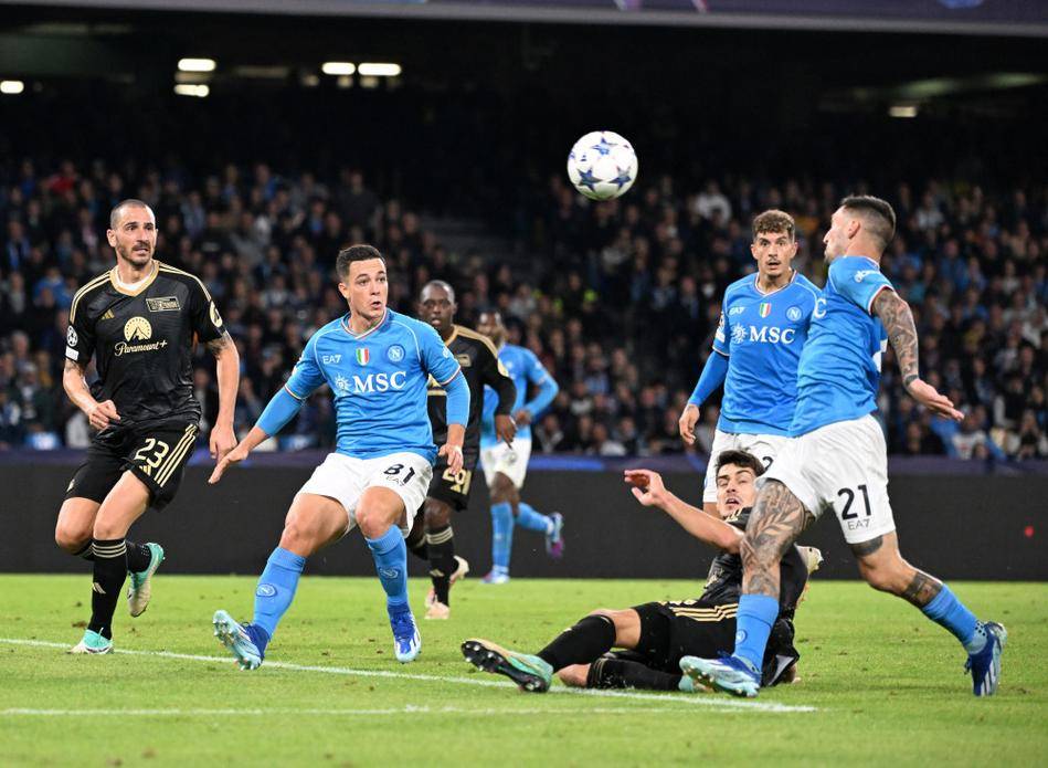 佛罗伦萨中场复出，球队士气大振的简单介绍