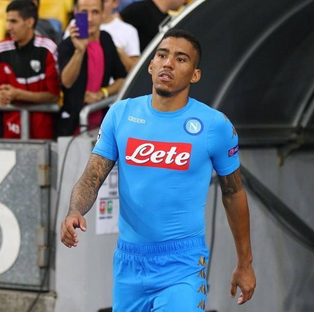 关于佛罗伦萨力克那不勒斯，喜获全身而退的信息