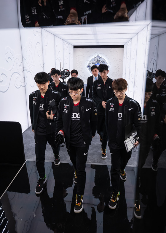 DFM翻盘DK，Scout开启传奇时刻鏖战多局八强赛，成为赛场最大亮点