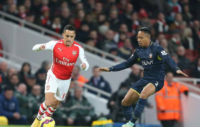 包含阿斯顿维拉主场惜败南安普顿，遭遇不利的词条