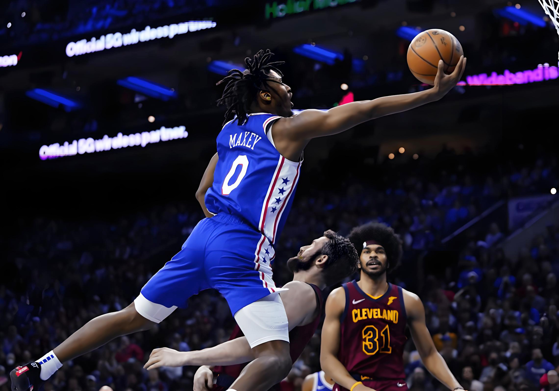 76人主场力克尼克斯，恩比德全场30分